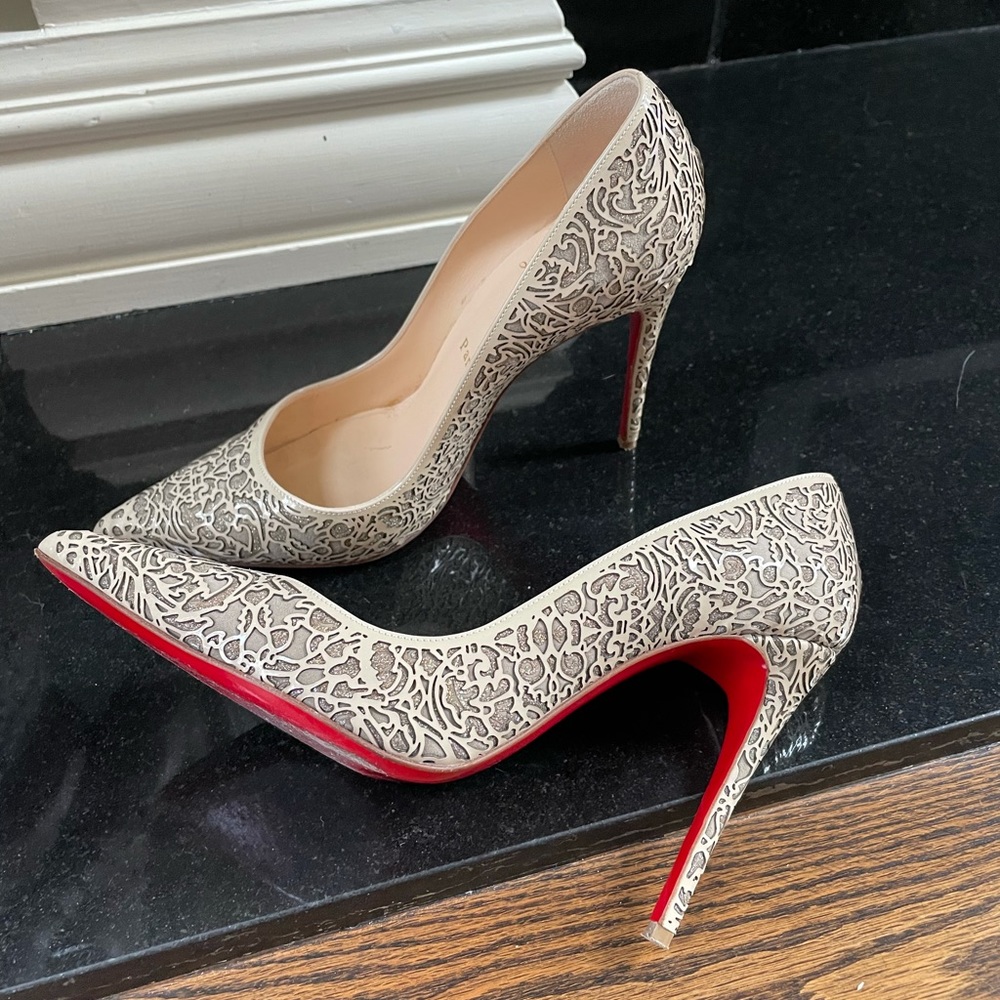 Christian louboutin so pretty beige lasercut stiletto 100mm metallic size 37.5 - Picture 5 of 8
